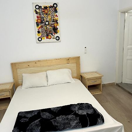 Chambre Spacieuse Avec Balcon - Salle De Bain Exterieure Privee & Breakfast Saint-Louis Exterior photo